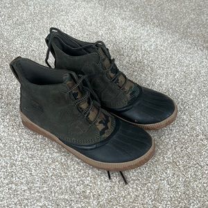 Sorel Out N About size 7